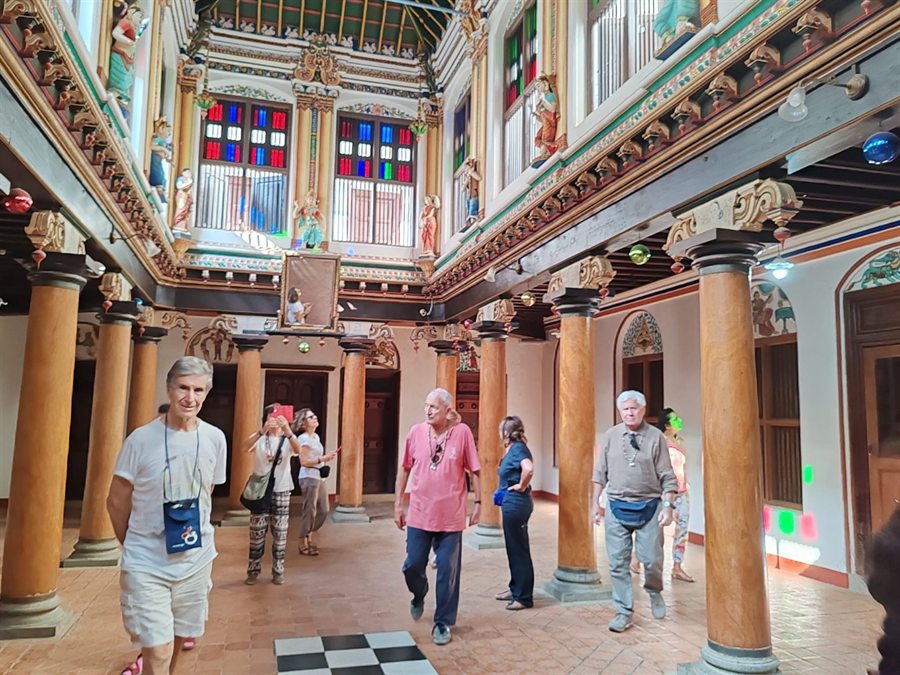 India Karni guests enjoying their journey