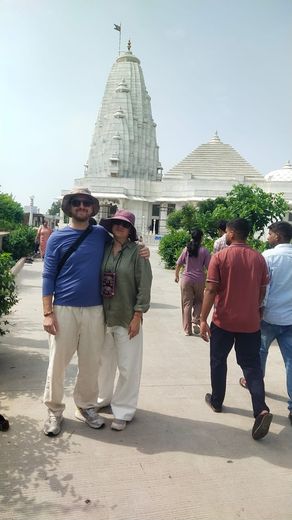 Simone and Valeria at the Birla Mandir, Jaipur