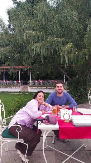 Simone and Valeria in a garden restaurant