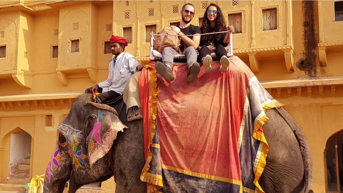 Bid Adieu to the Pink City and head to the Land of the Taj (Agra)