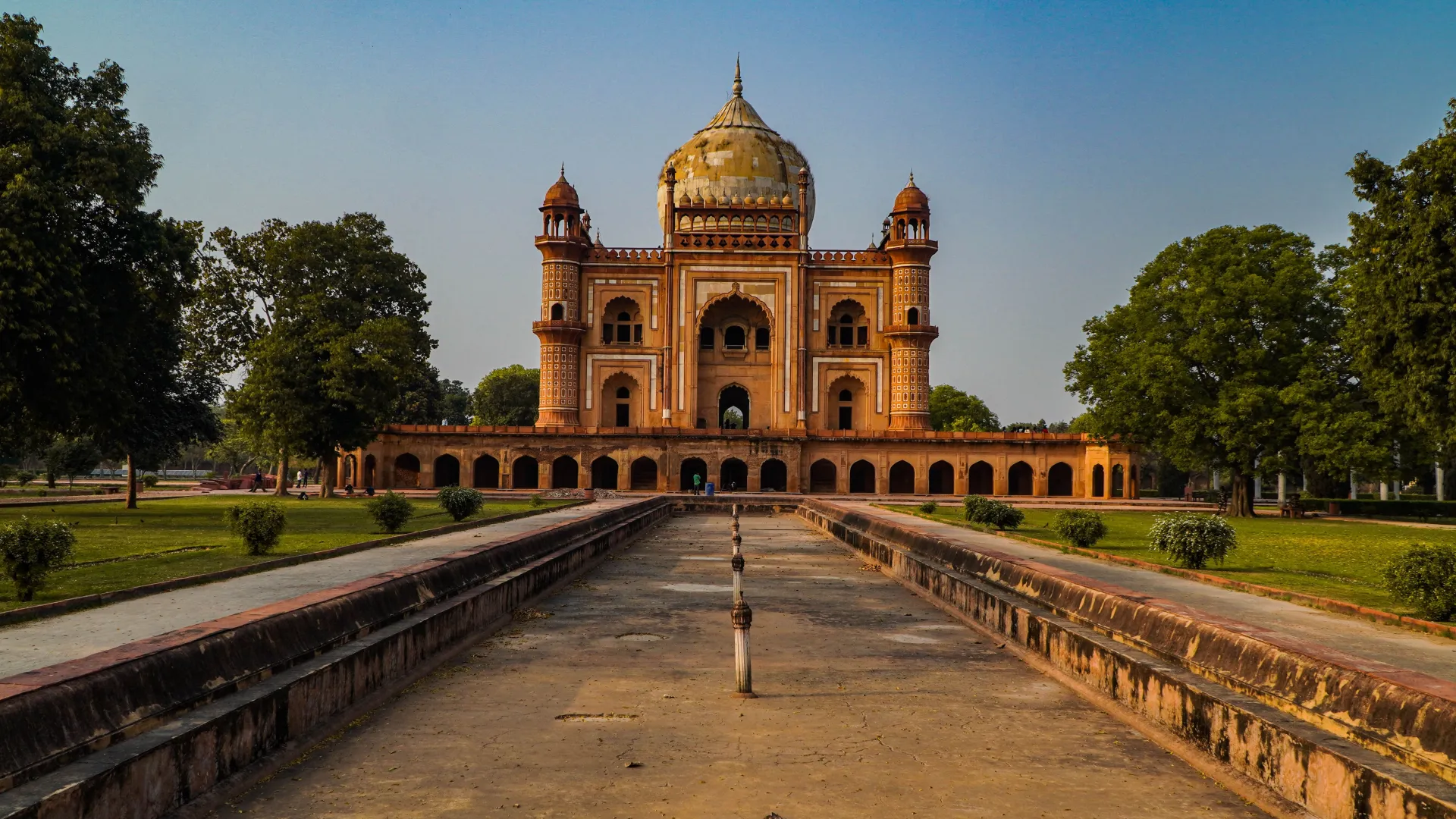 Enjoy the history of Delhi before heading to Sariska, in Alwar